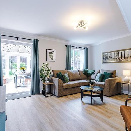 New! Stunning 3-Bed Home In Chester By 53 Degrees Property, Ideal For Groups, Free Parking! Εξωτερικό φωτογραφία