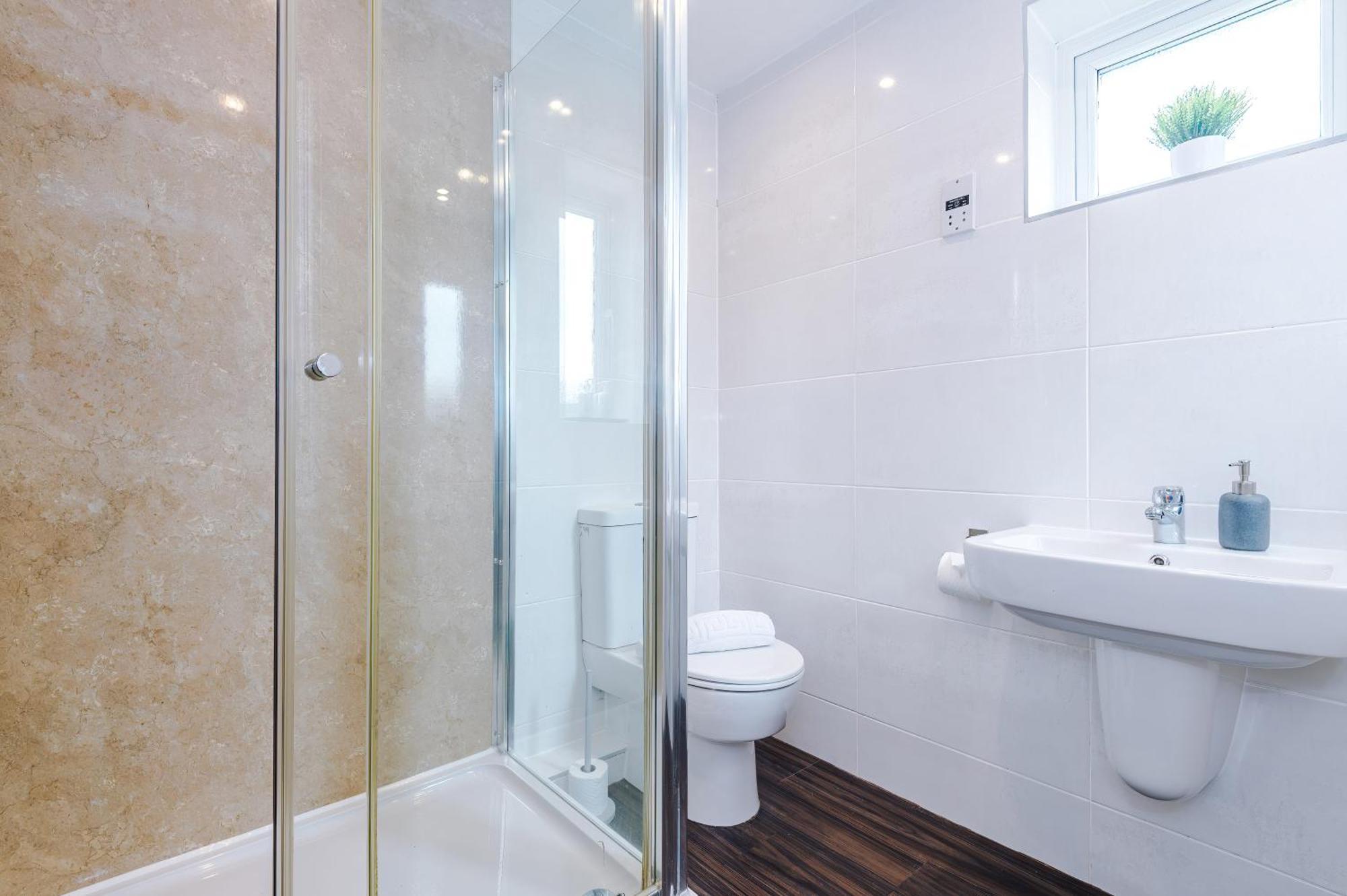 New! Stunning 3-Bed Home In Chester By 53 Degrees Property, Ideal For Groups, Free Parking! Εξωτερικό φωτογραφία