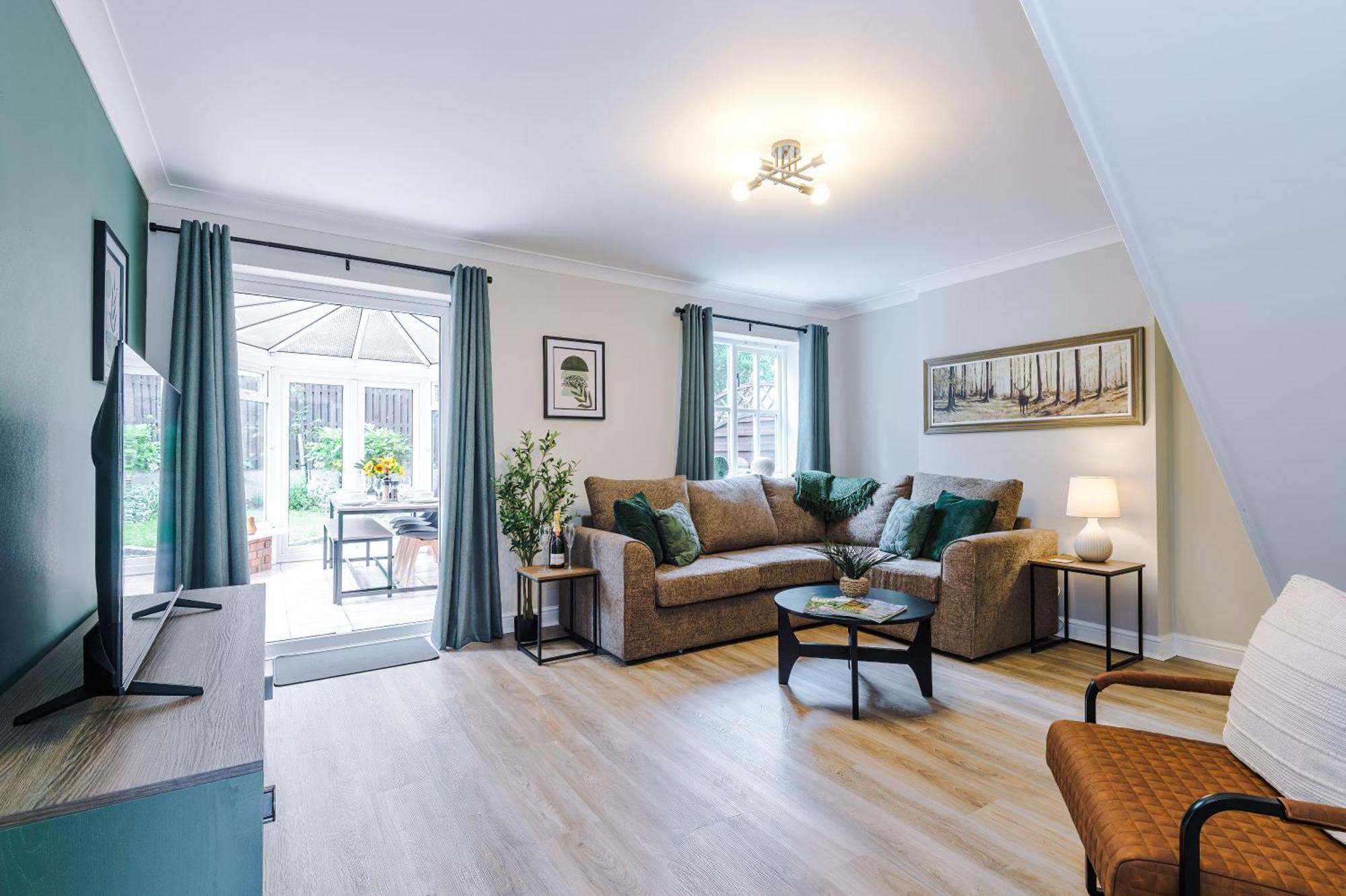 New! Stunning 3-Bed Home In Chester By 53 Degrees Property, Ideal For Groups, Free Parking! Εξωτερικό φωτογραφία