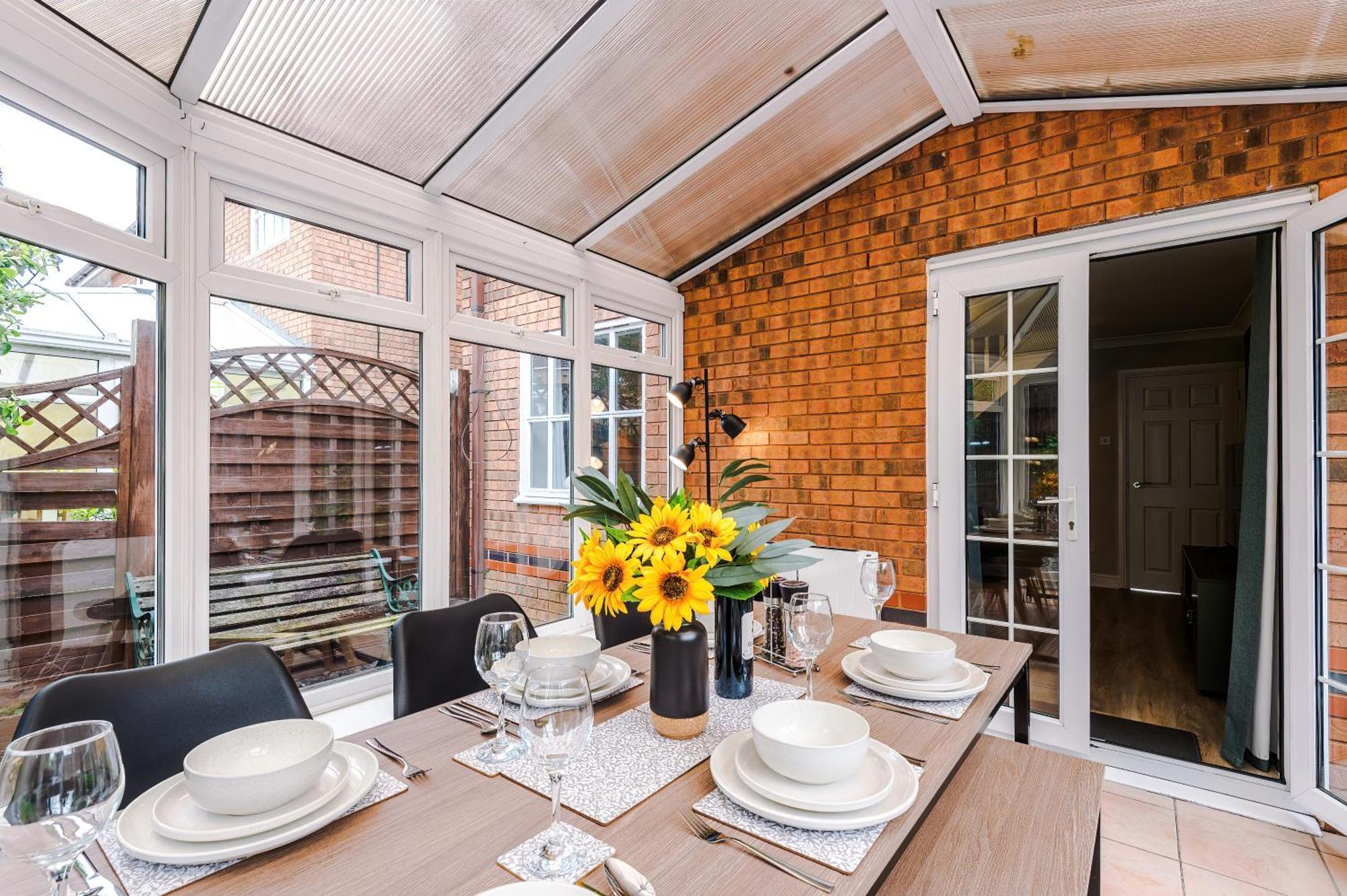 New! Stunning 3-Bed Home In Chester By 53 Degrees Property, Ideal For Groups, Free Parking! Εξωτερικό φωτογραφία